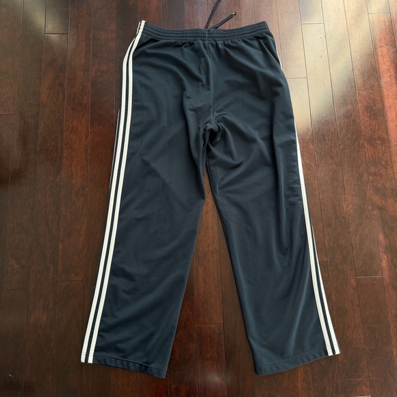 adidas Men's Track Pants Size Medium Navy 3 Stripes Pockets Active Gym Lounge - Picture 6 of 8
